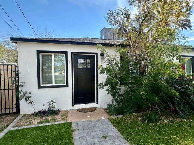 1447 E Mountain View Rd Phoenix, AZ 85020 photo 2