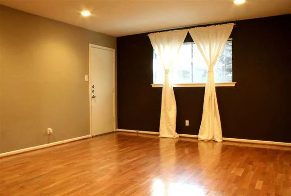 Munger Place photo 3