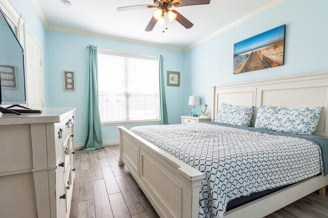 7000 Seawall Blvd Galveston, TX 77551 photo 5