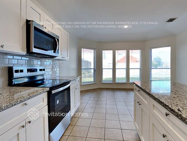 1000 Fox Willow Court, Burleson, TX 76028 photo 5