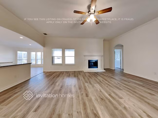 1000 Fox Willow Court, Burleson, TX 76028 photo 3