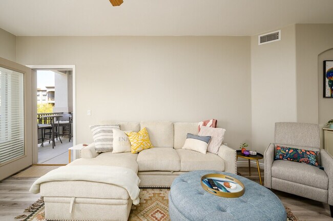 5350 E Deer Valley Dr Phoenix, AZ 85054 photo 4