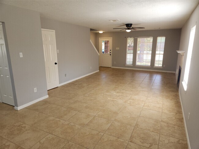2611 Anthony Hay Lane, Katy, TX 77449 photo 3