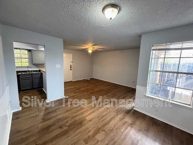 4820 Wellesley Ave Fort Worth, TX 76107 photo 3