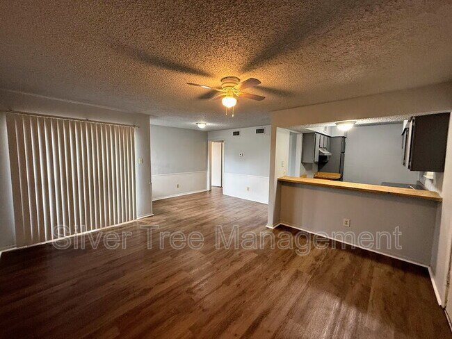 4820 Wellesley Ave Fort Worth, TX 76107 photo 2
