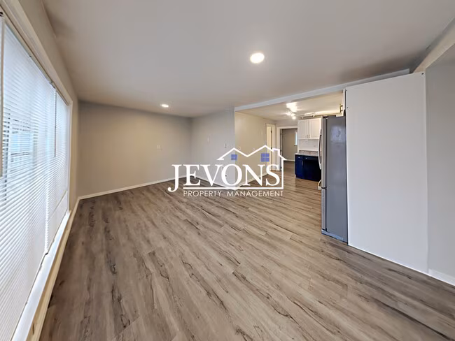 3303 S Ainsworth Ave Tacoma, WA 98418 photo 2