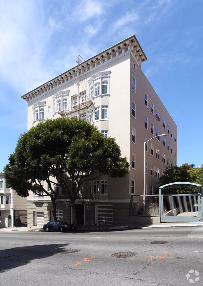 Franklin Apartments photo 2