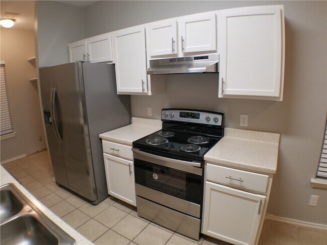 6702 Cannonleague Dr Austin, TX 78745 photo 5