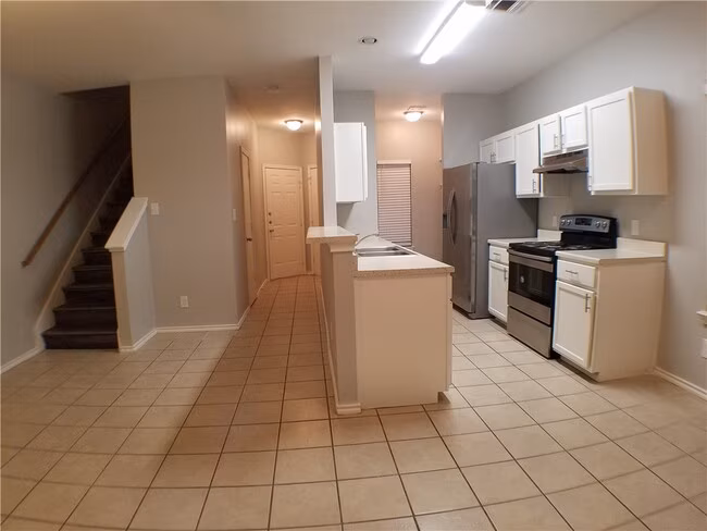 6702 Cannonleague Dr Austin, TX 78745 photo 4