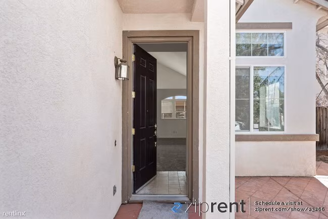 1151 Santa Lucia Drive, Pittsburg, CA 94565 photo 3