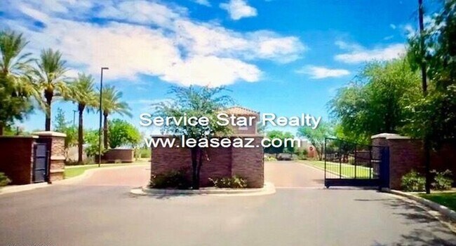 2740 S Equestrian Dr photo 3