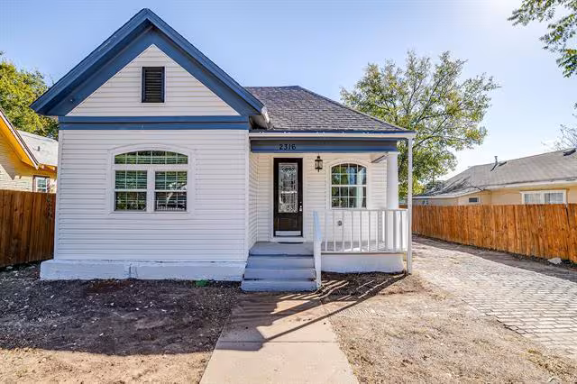 2316 Roosevelt Ave Fort Worth, TX 76164 photo 2