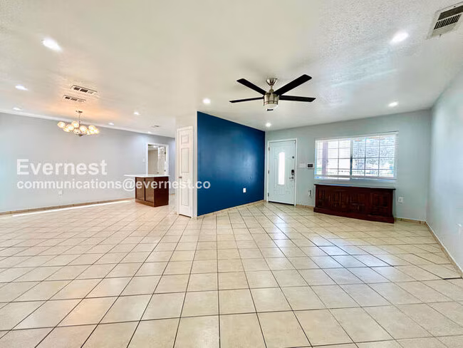 3030 Anzio Dr Dallas, TX 75224 photo 4