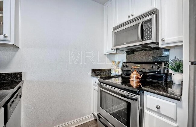 4860 Rolando Ct San Diego, CA 92115 photo 4