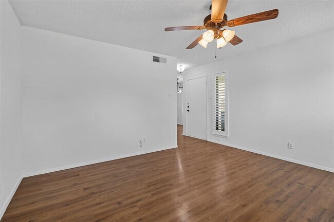 Springwood Creek Condominiums photo 3