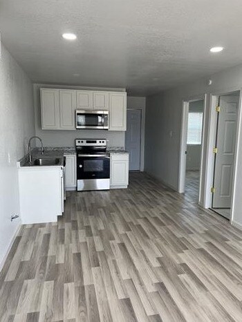 Alvord Hills Apartments photo 3