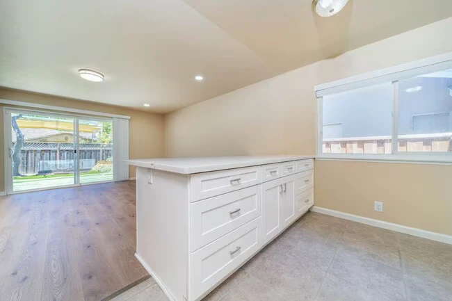 877 Miller Ave Cupertino, CA 95014 photo 3