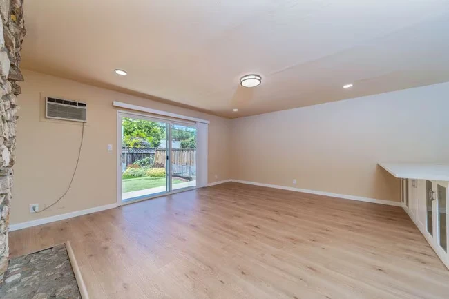 877 Miller Ave Cupertino, CA 95014 photo 2