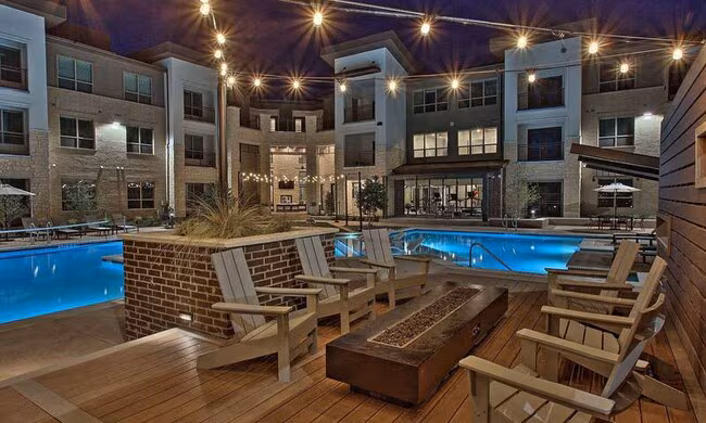 Hunters Creek Apartments photo 5