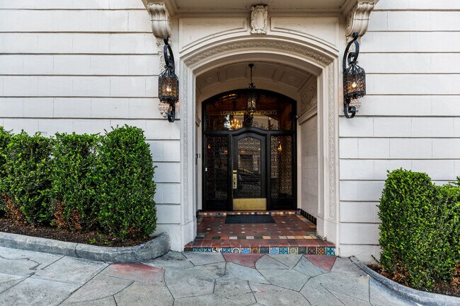 2355 Leavenworth photo 2