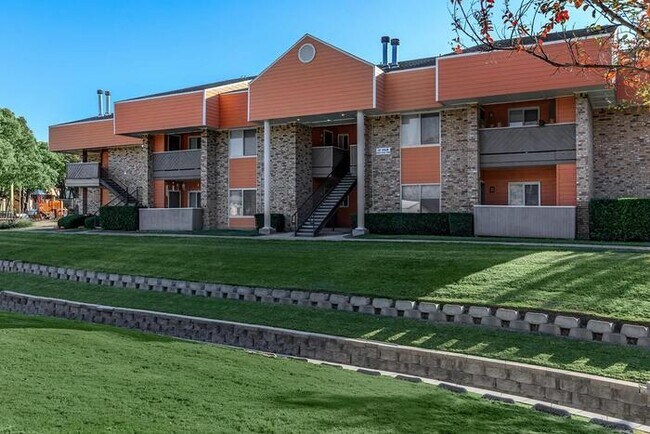 1301 Park Pl Blvd Hurst, TX 76053 photo 4