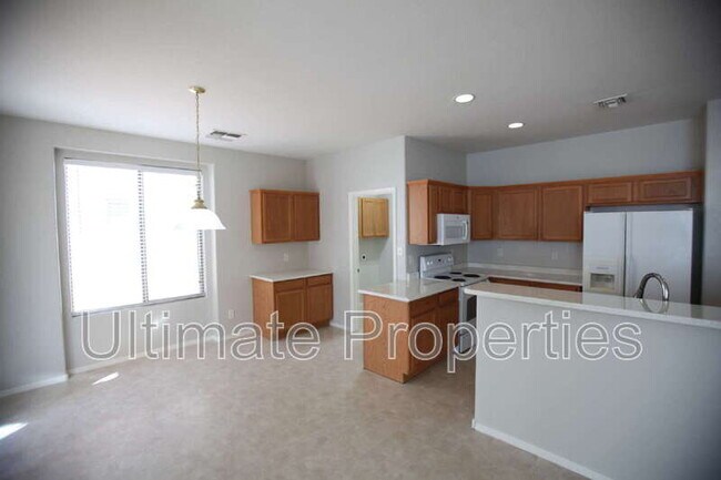 14101 W Windrose Dr Surprise, AZ 85379 photo 3