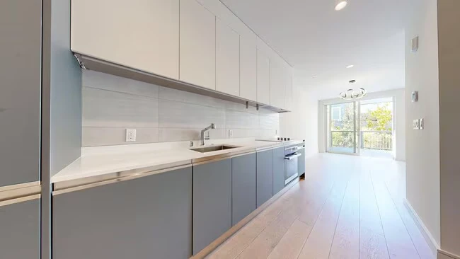 606 Capp St San Francisco, CA 94110 photo 2