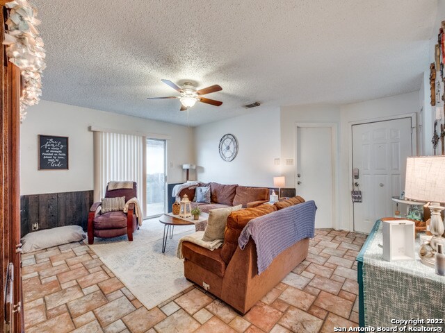7654 Branston San Antonio, TX 78250 photo 3