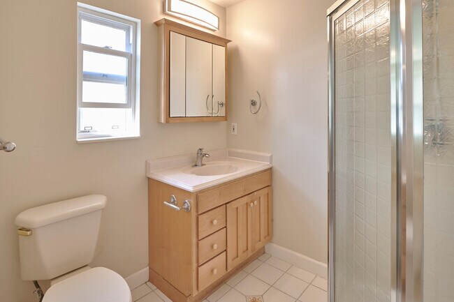 960 61st St Oakland, CA 94608 photo 5