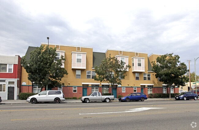 Stanley Avenue Apartments photo 2