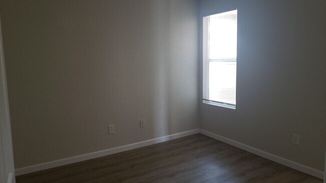 3050 North 24th Drive, Phoenix, AZ 85015 photo 5
