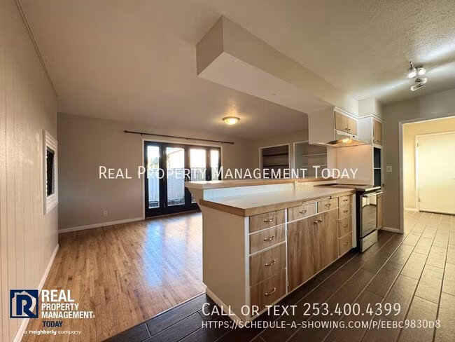 1748 N Narrows Dr Tacoma, WA 98406 photo 5