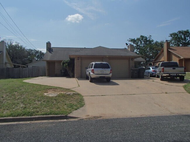 312 Tamara Dr Georgetown, TX 78628 photo 5