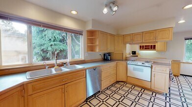 510 North 87th Street, Seattle, WA 98103 photo 5
