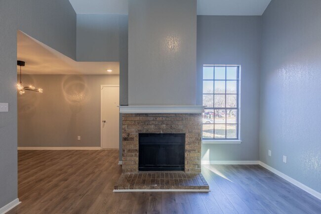 317-319 Rawhide Loop Round Rock, TX 78681 photo 3
