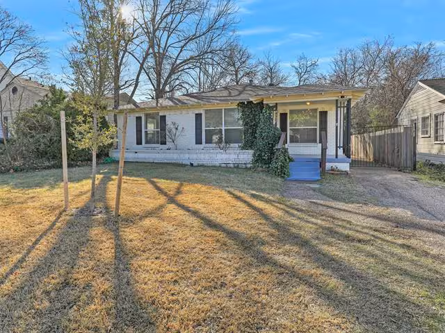 4302 Sexton Ln Dallas, TX 75229 photo 2