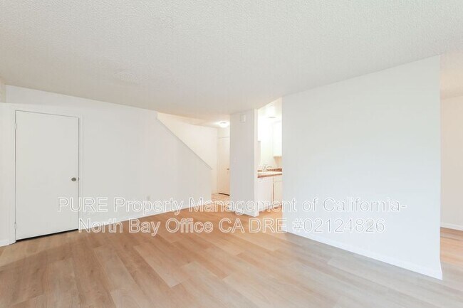 1970 Knolls Dr Santa Rosa, CA 95405 photo 3