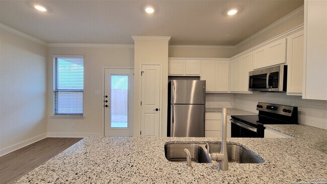 7510 Astro Fld San Antonio, TX 78253 photo 4