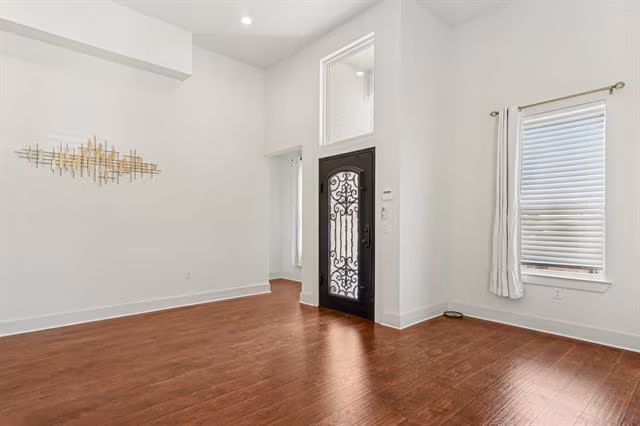 422 North Marlborough Avenue, Dallas, TX 75208 photo 2