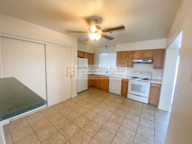 18001 North 29th Drive, Phoenix, AZ 85053 photo 4