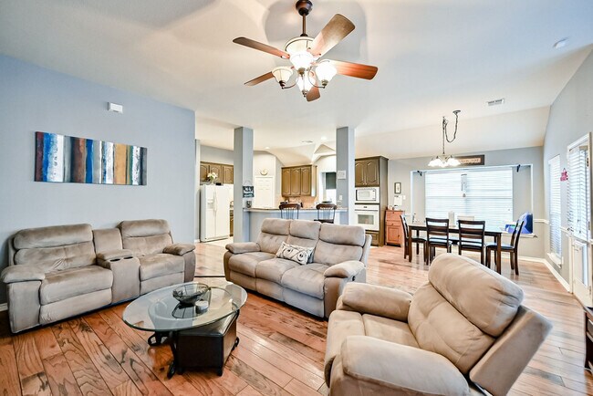 1705 Fairfax Dr Mansfield, TX 76063 photo 5