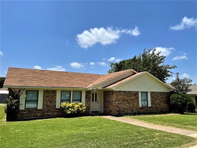 2820 Chisolm Trail Mesquite, TX 75150 photo 2