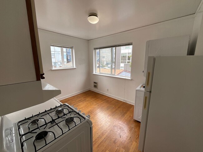 4739 19th Ave NE Seattle, WA 98105 photo 5