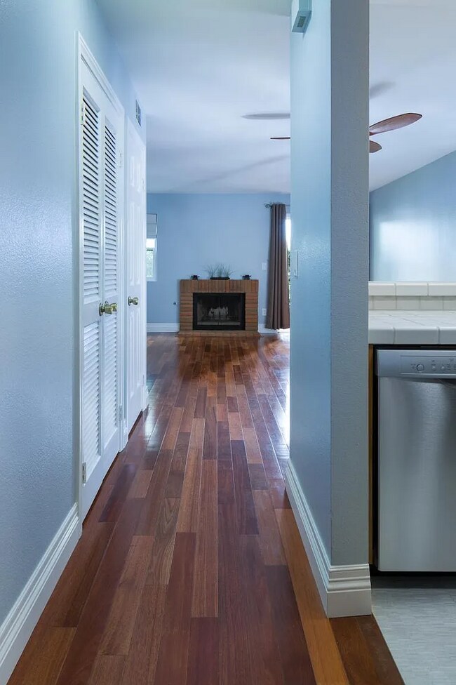 2630 Erie St San Diego, CA 92110 photo 4