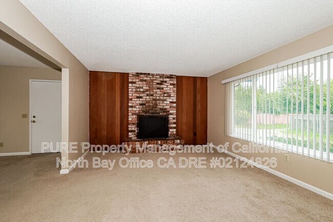 517 Debbie Dr Santa Rosa, CA 95407 photo 4