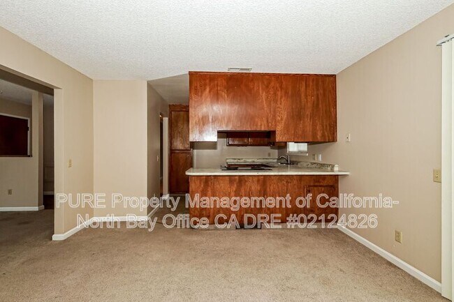517 Debbie Dr Santa Rosa, CA 95407 photo 5