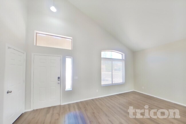 16191 N 157th Dr Surprise, AZ 85374 photo 3