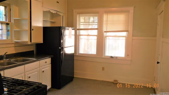 629 E Park Ave San Antonio, TX 78212 photo 3