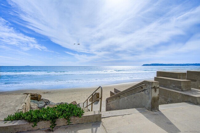 1720 Avenida Del Mundo Coronado, CA 92118 photo 2