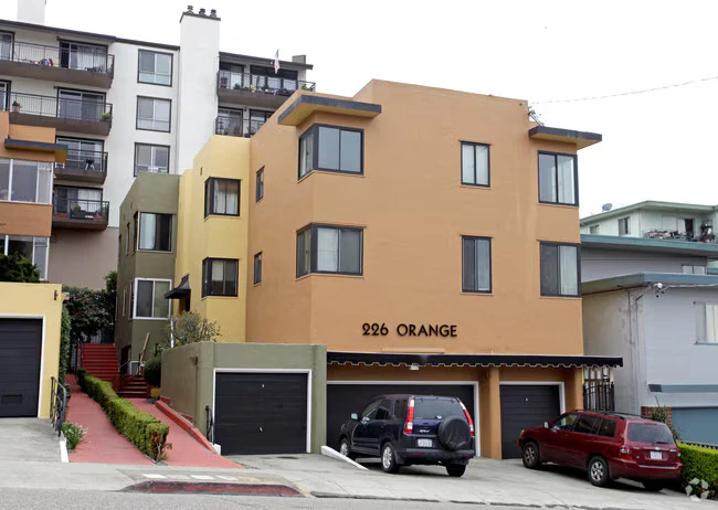 226 ORANGE Apartments photo 2